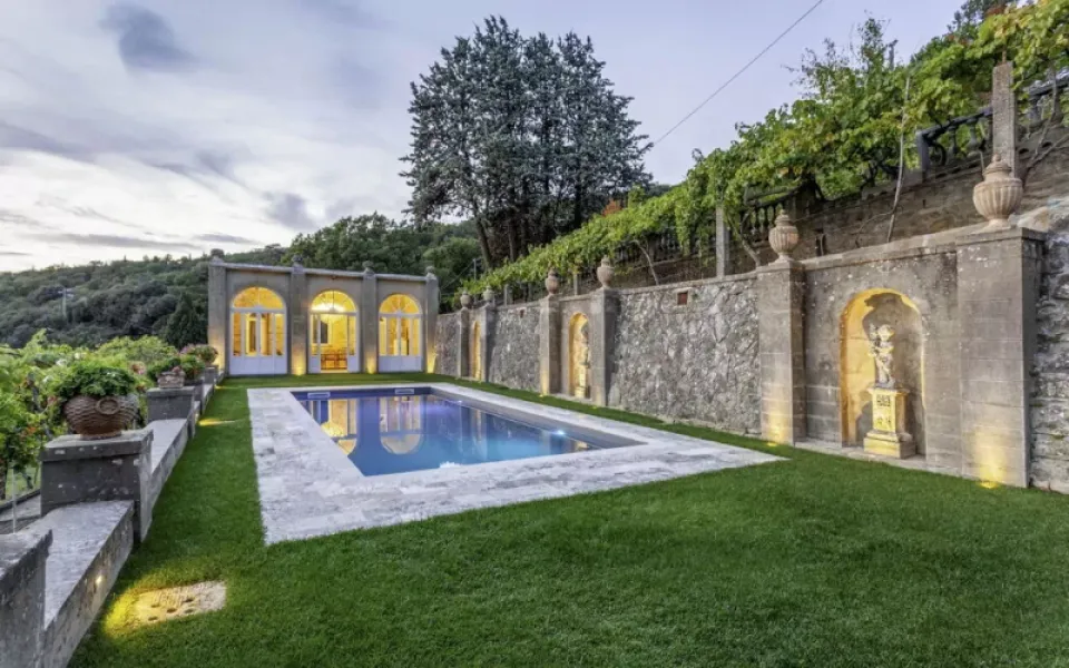 Luxury Garden Tuscany Italy